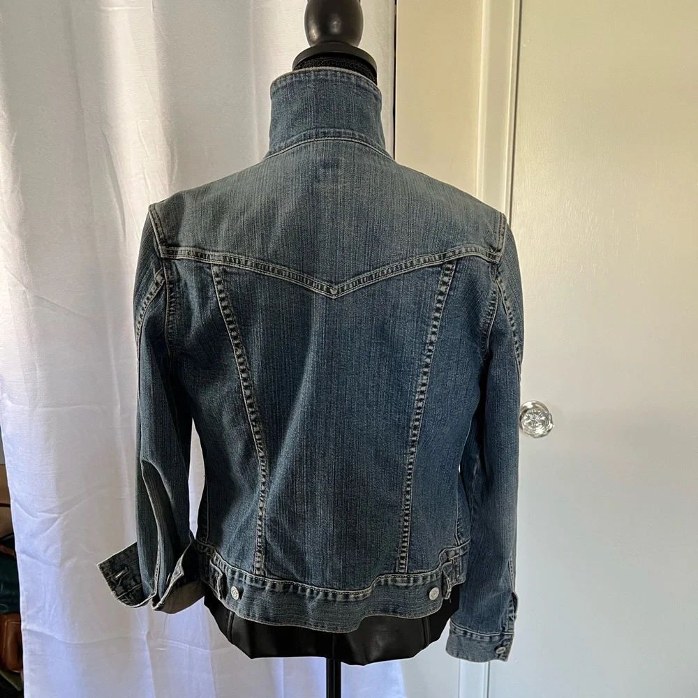 Gorgeous vintage denim jacket! - Picture 4 of 5